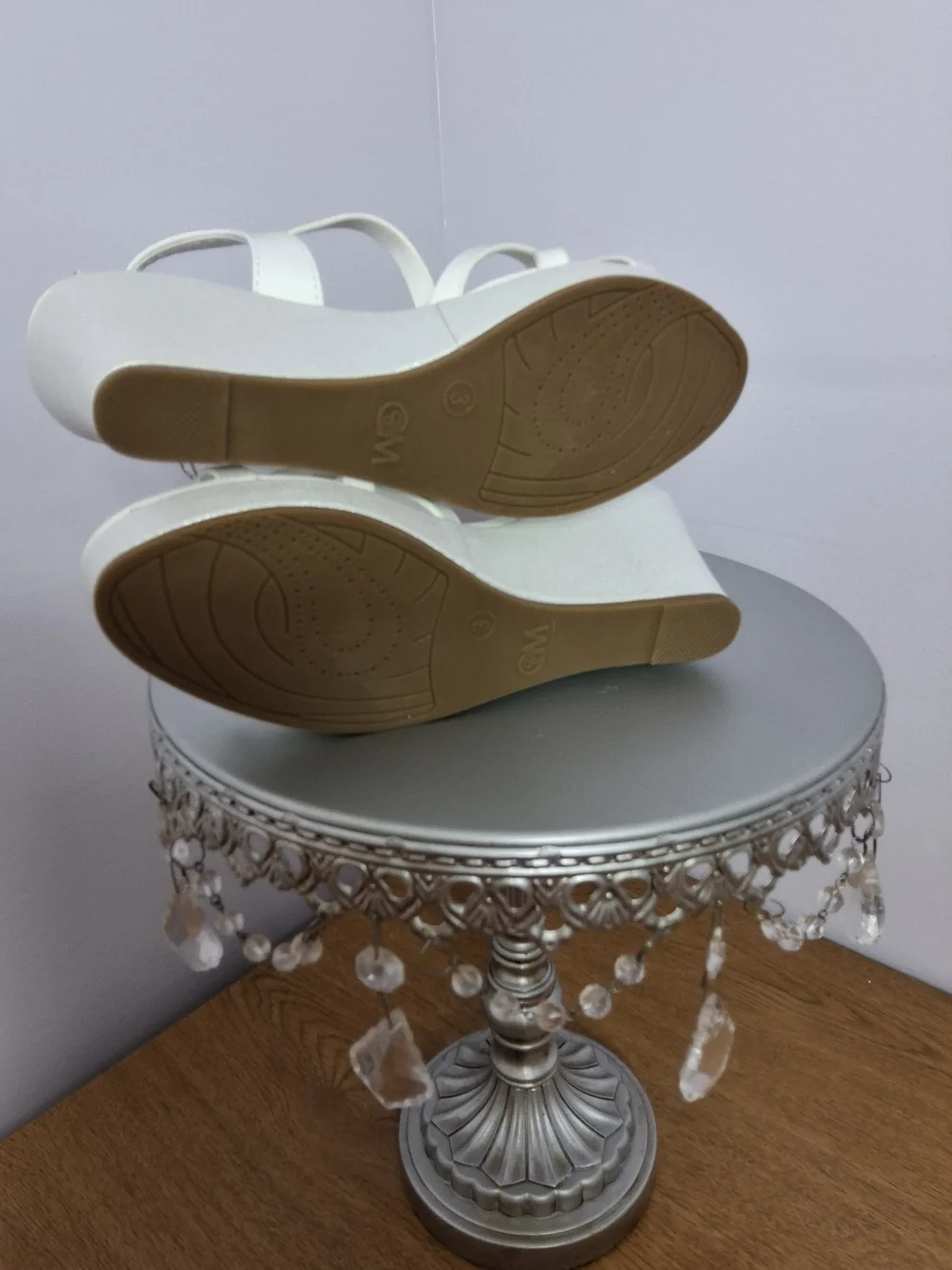 Chelsea Moreland White/Silver Glitter Strappy Wedge Sandals Ankle Buckle Size 3